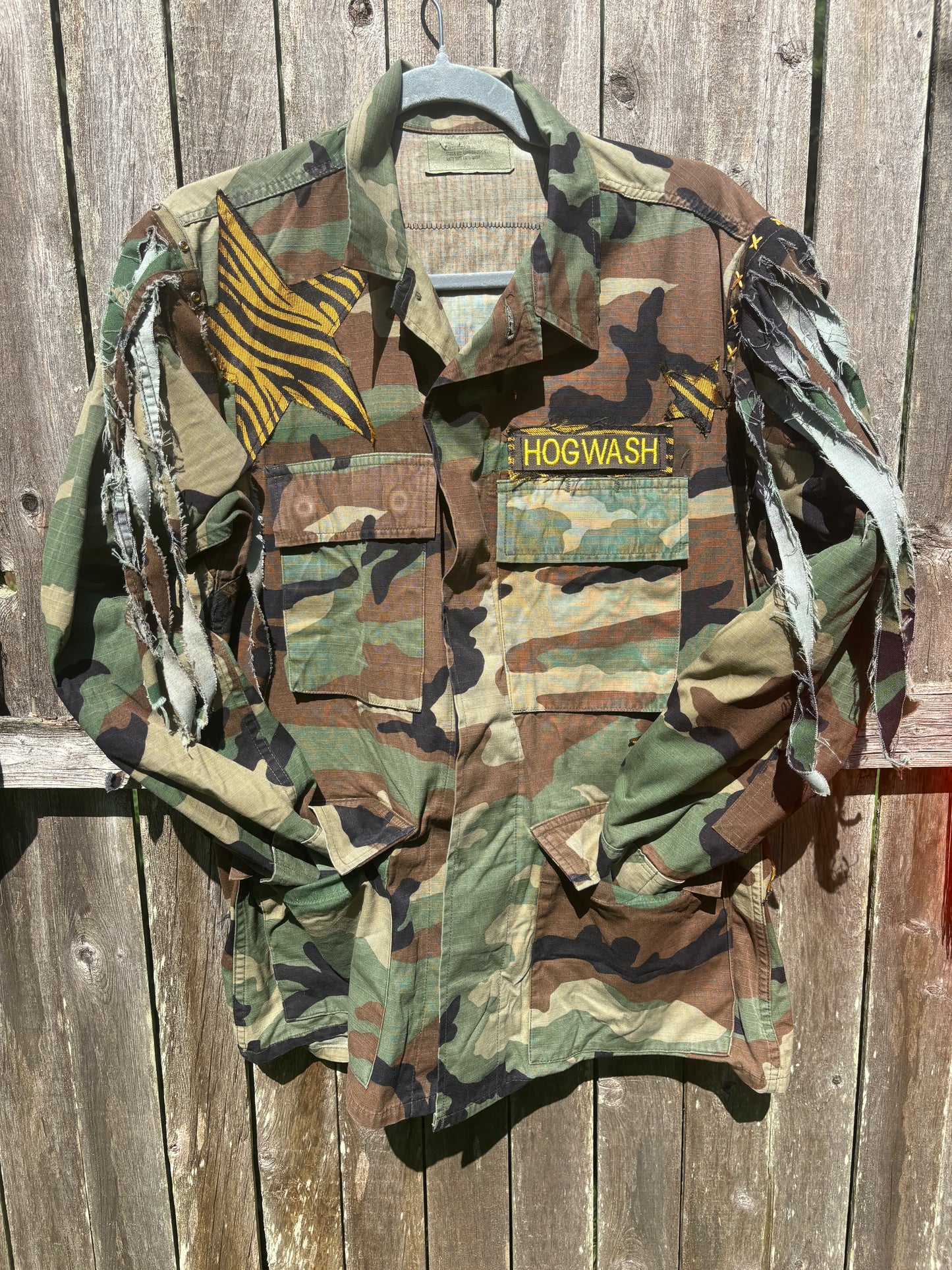JACK DANIEL'S Camo Jacket - you can BUY or RENT !